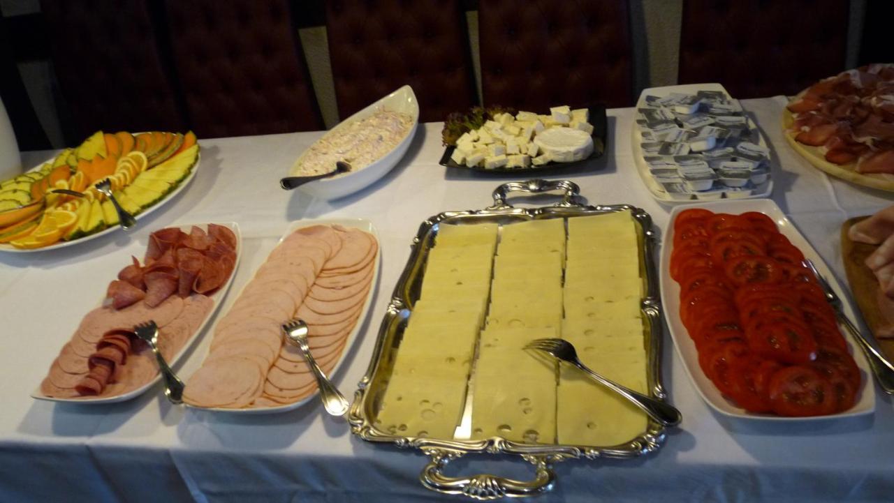 Hotel Rodizio Ug Wolfsburg Buitenkant foto