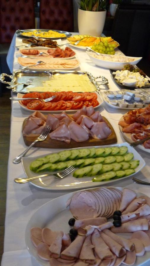 Hotel Rodizio Ug Wolfsburg Buitenkant foto