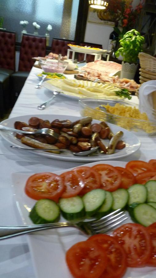 Hotel Rodizio Ug Wolfsburg Buitenkant foto